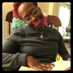 Meet your Posher, Cassandra